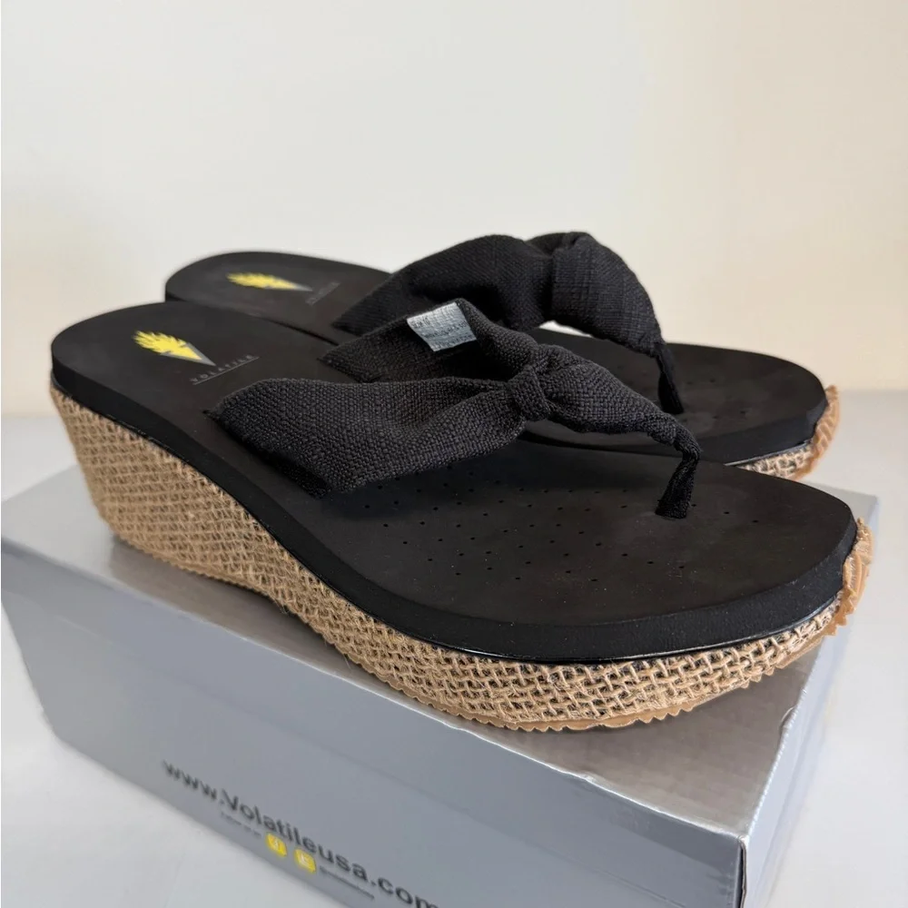volatile Women’s Tulane wedge sandals 10 Black - Picture 2 of 7